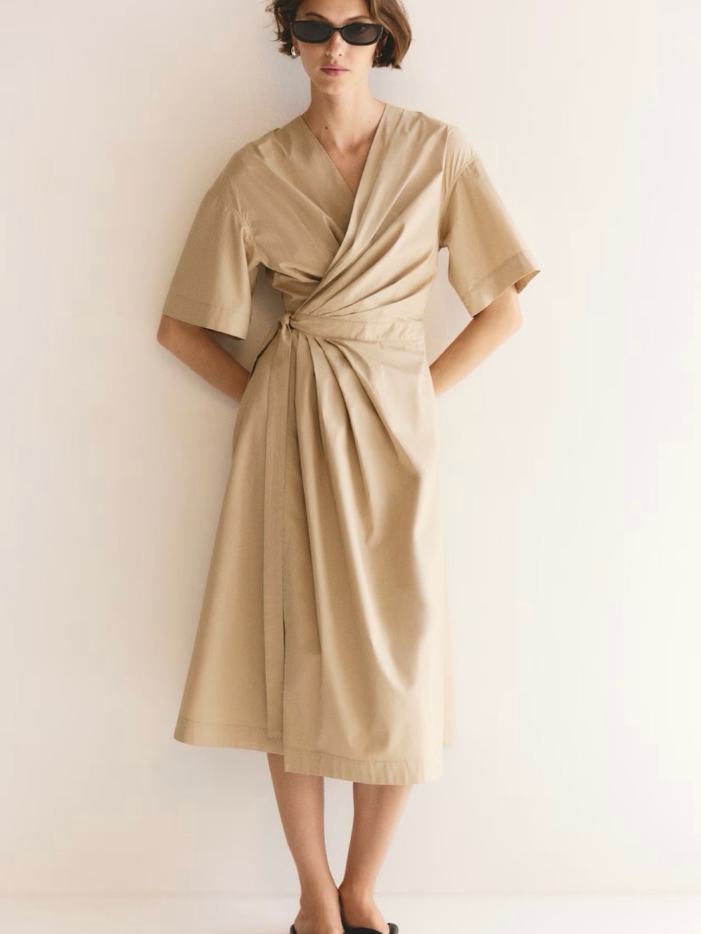H&M Wrap Dress sold out on website.